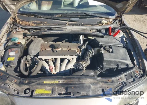 2001 Volvo V70 z USA, uszkodzony, nr VIN YV1SW61R111115686